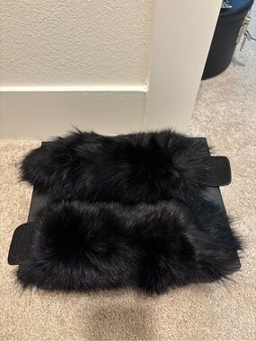 Real Fur Wrist Cuffs — Black